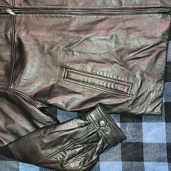 Vintage. 90s. Claiborne Outerwear. Lambskin leather jacket. Men's size XL - Picture 5 of 16